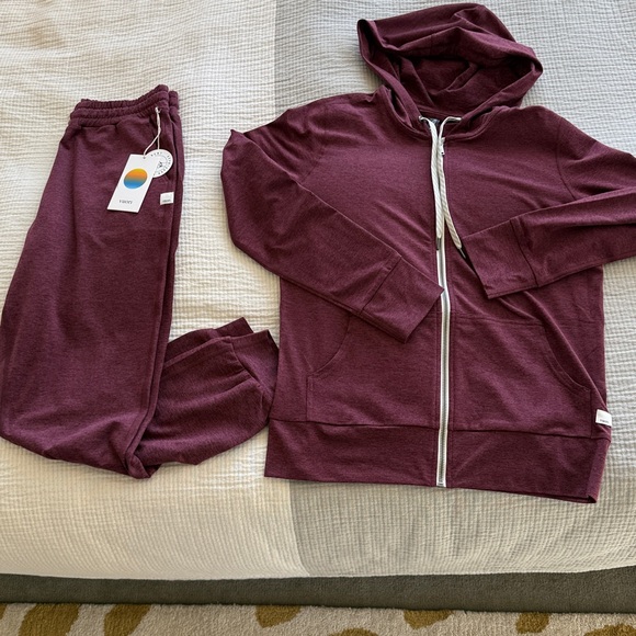 NWT Vuori Hoodie and Jogger Set - Picture 1 of 7